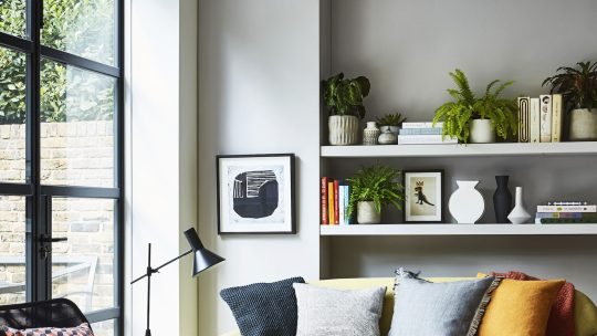 Taklampa aus Glas und Messing: Ein zeitloses Schmuckstück für Ihr Zuhause