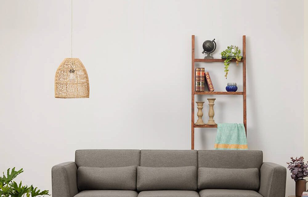 Kreatives Design für eine Holzdecke im Wohnzimmer