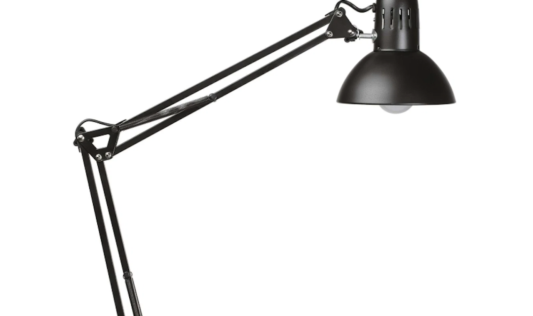 Moderne Arbeitsplatzbeleuchtung: Verstellbare Metallschreibtischlampe